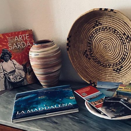 L'Asfodelo Bed & Breakfast Ла Мадалена Екстериор снимка