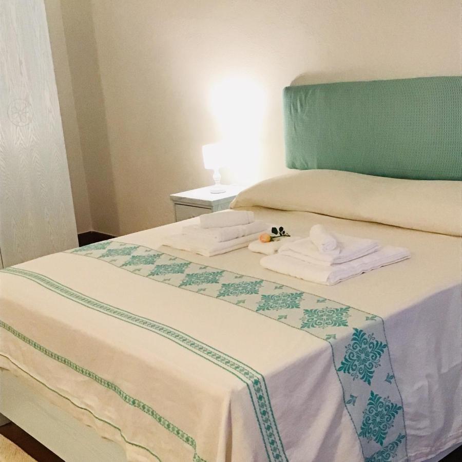 L'Asfodelo Bed & Breakfast Ла Мадалена Екстериор снимка