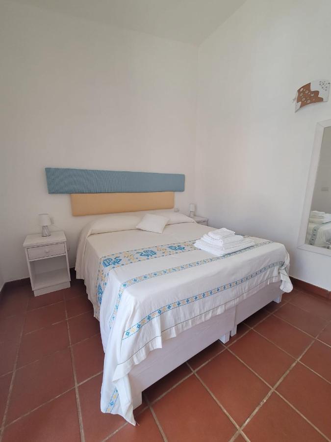 L'Asfodelo Bed & Breakfast Ла Мадалена Екстериор снимка